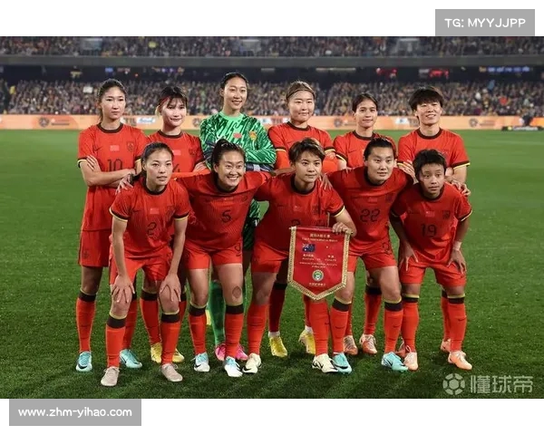 越南女足国脚首次公开与同性女友结婚引发热议 越南女足国脚首次公开与同性女友结婚引发热议